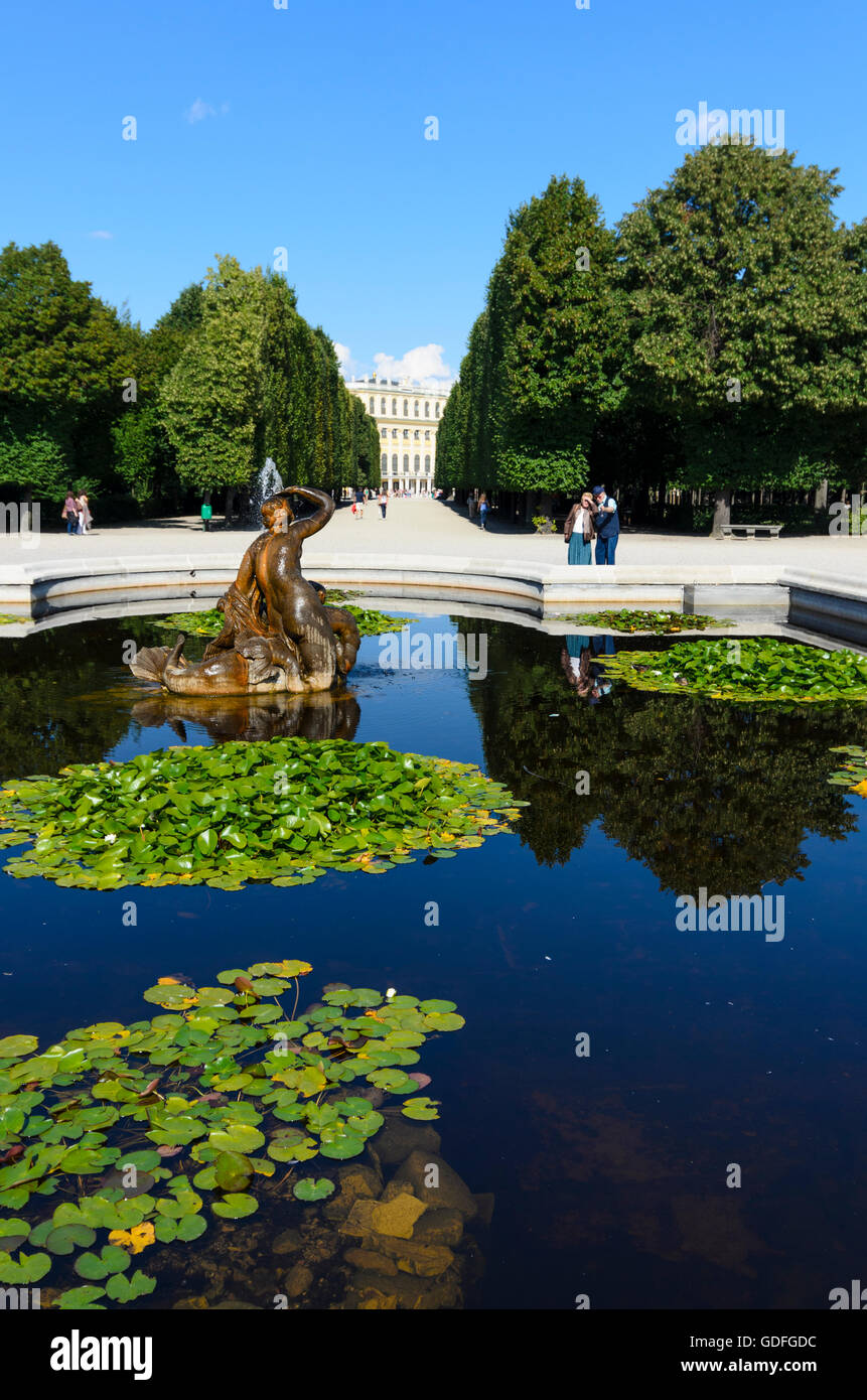 Wien, Wien: Schönbrunner Schlosspark, mit Blick auf die Burg, Österreich, Wien, 13. Stockfoto
