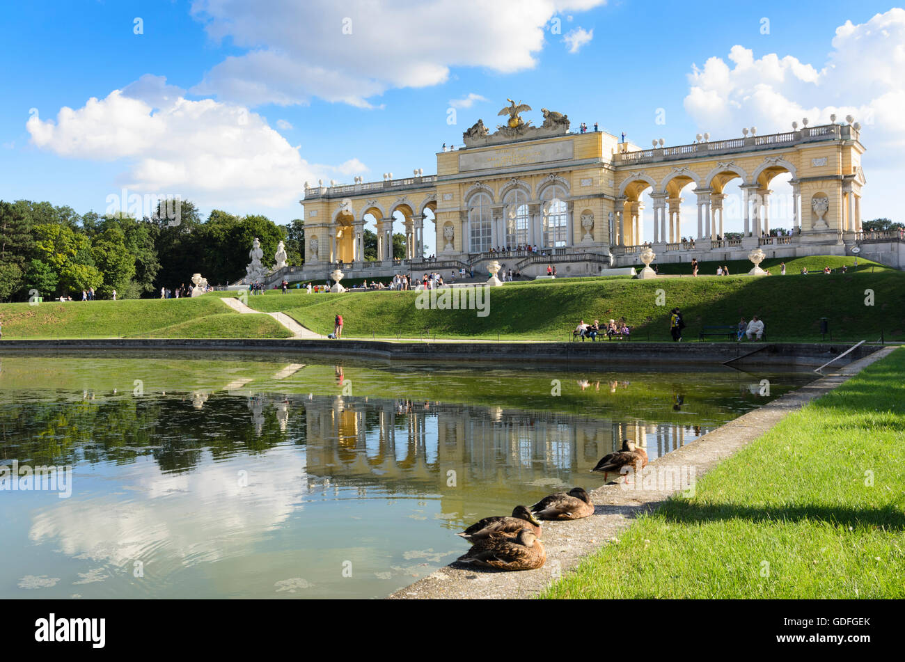 Wien, Wien: Gloriette in Schönbrunn Palast, Österreich, Wien, 13. Stockfoto