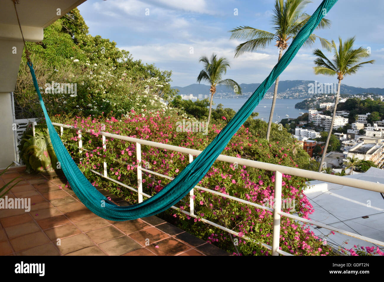 Hängematte auf der Terrasse in Acapulco, Mexiko Stockfoto