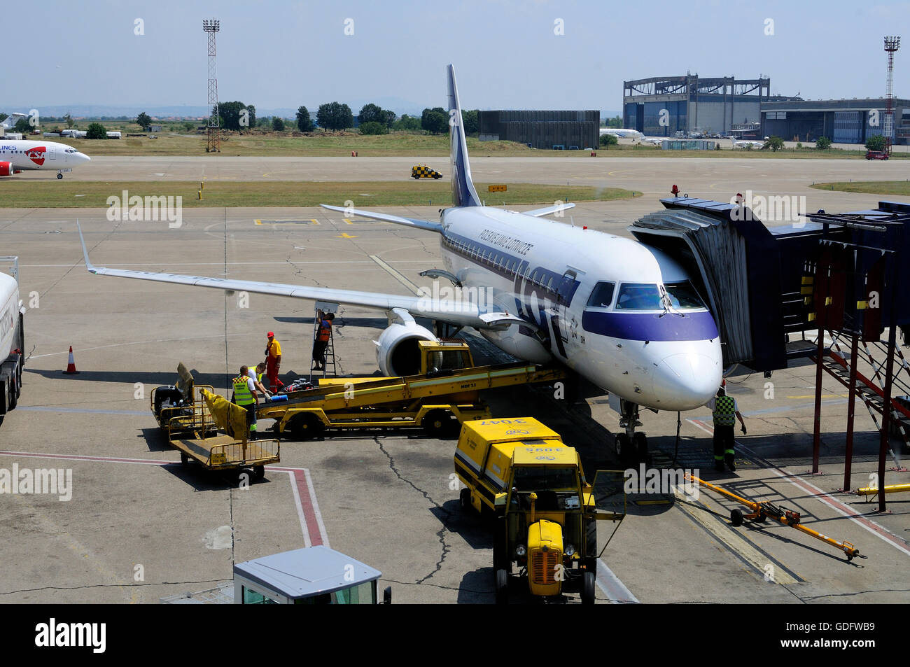 International belgrade nikola tesla airport Fotos und Bildmaterial in