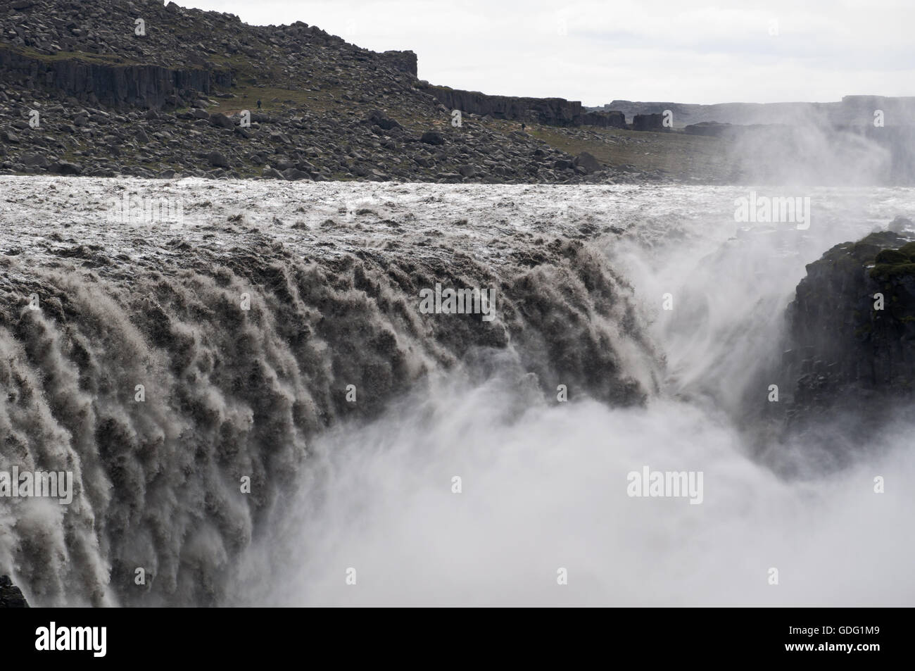 Island: Details der Dettifoss, einer der mächtigsten Wasserfall Europas, berühmt für seine außerirdische Landschaft Stockfoto