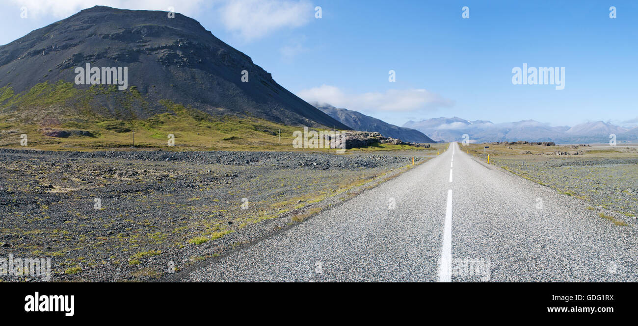 Island: Landschaft aus der Route 1 oder der Ring Road, einer 1332 Kilometer Nationalstraße, die um Island führt Stockfoto