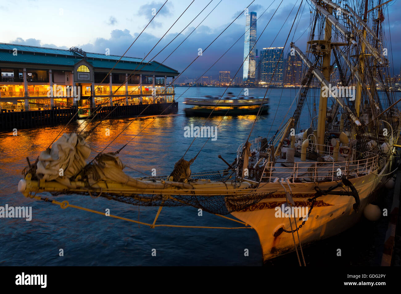 Norwegische Schiff Sørlandet angedockt in Victoria Harbour, Hong Kong, China. Stockfoto