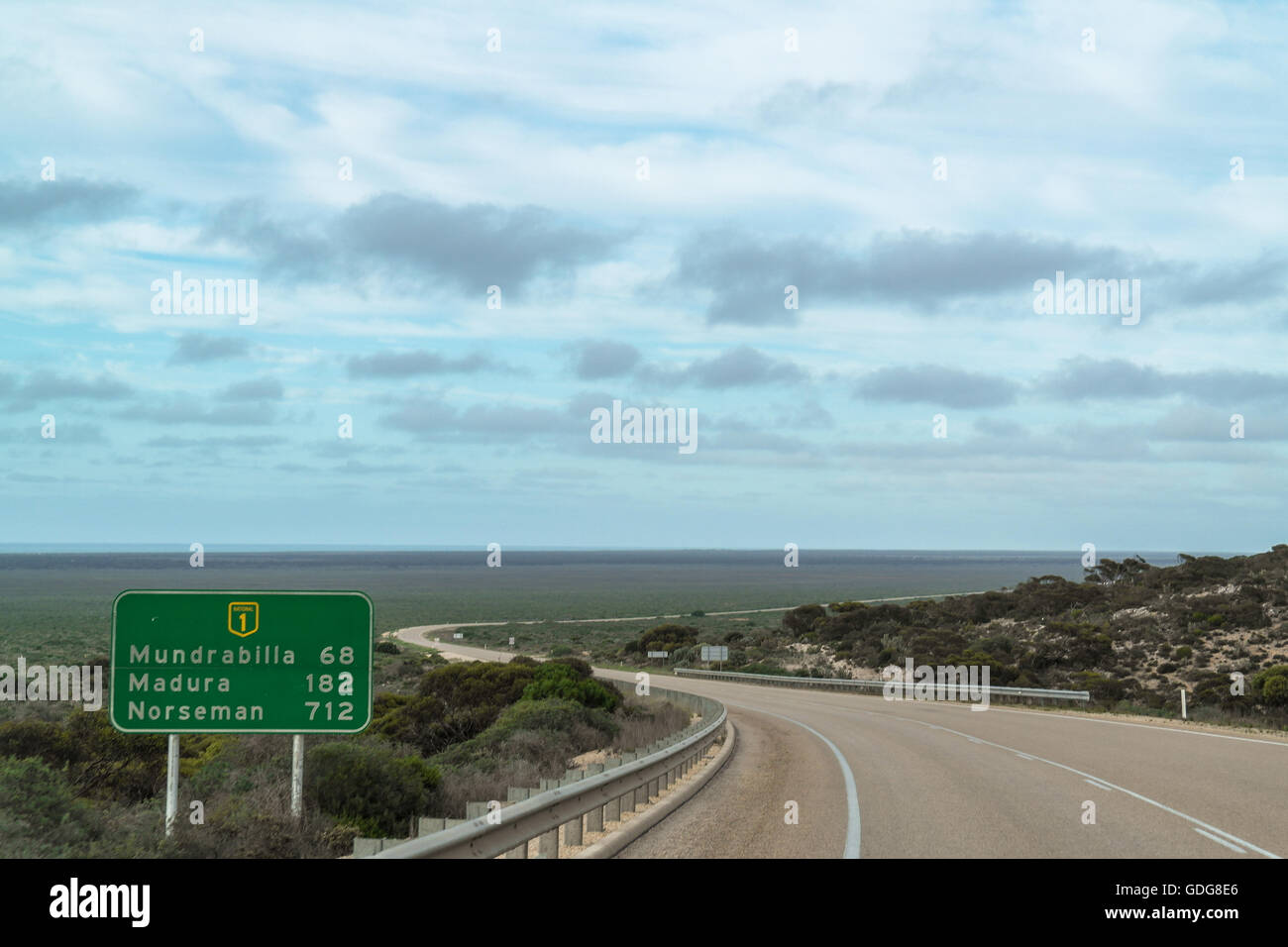 Eyre Highway auf die Nullarbor Plain in Western Australia Australien