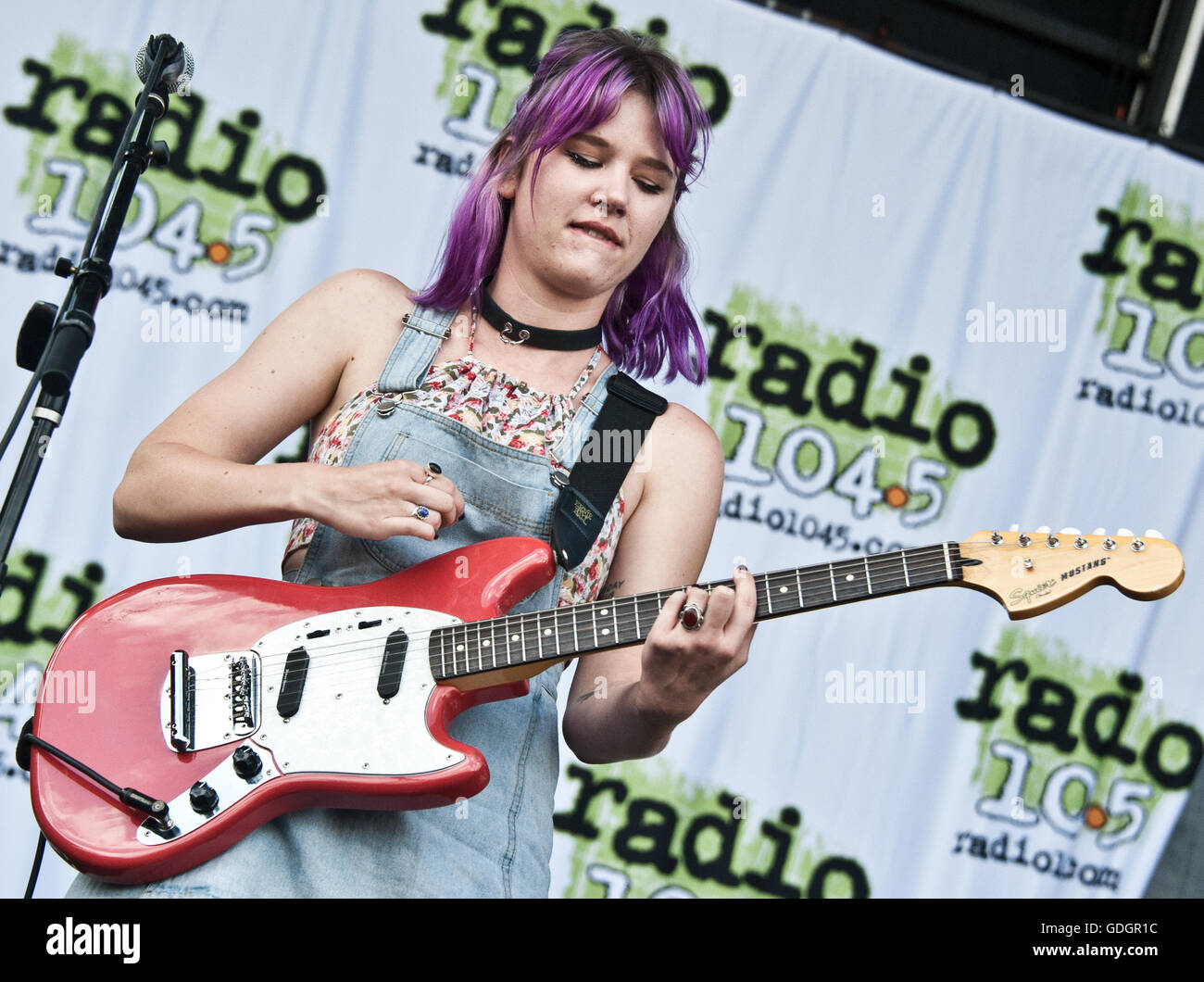 Philadelphia, PA, USA. 10. Juli 2016. Amerikanische Rockband gebleicht Pose auf Radio 104,5 Block Party. Stockfoto