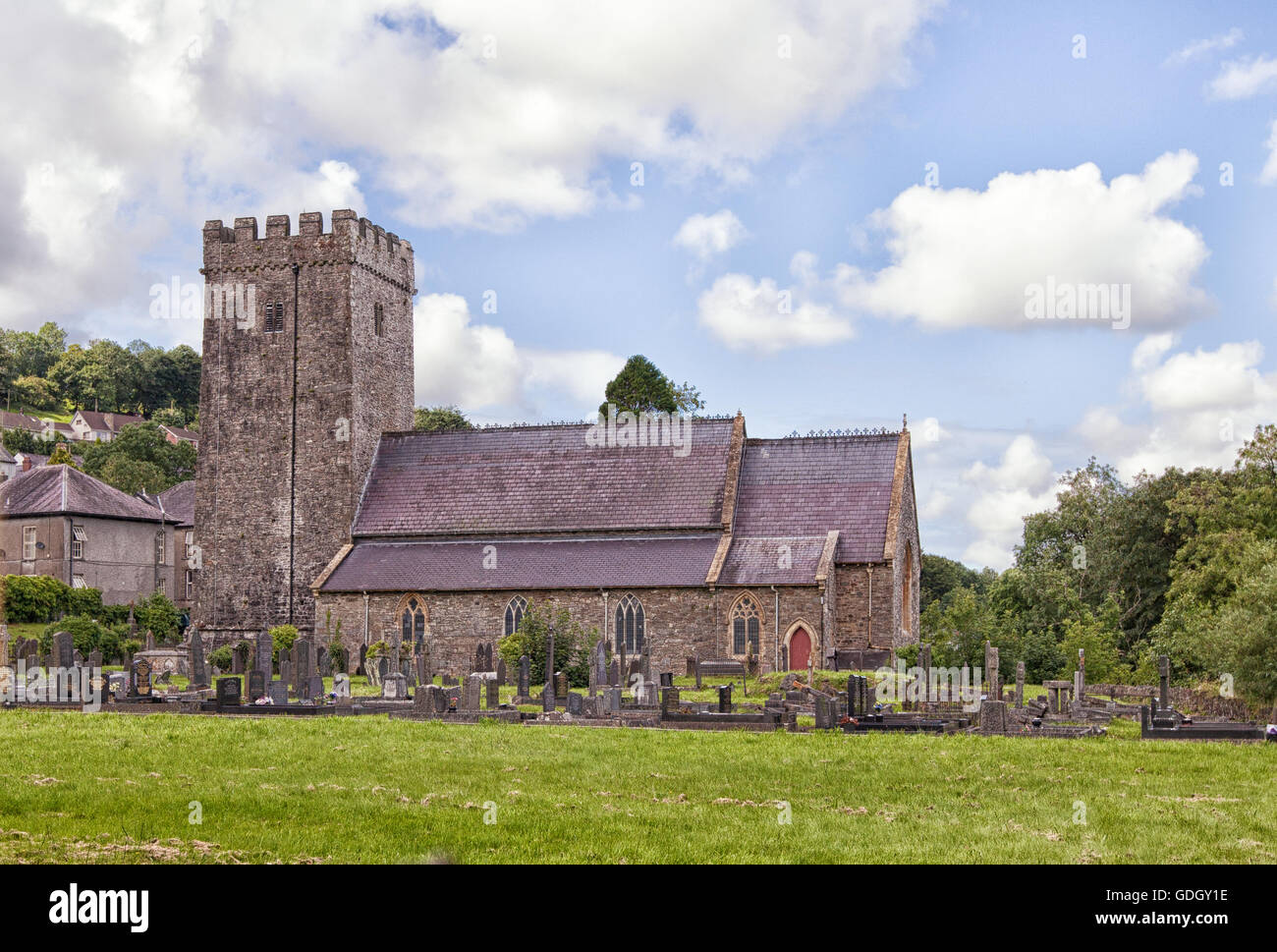 St. Tysul Kirche in Llandysul, Ceredigion, Wales. Einem schönen alten Gebäude einen Ort der Anbetung. Stockfoto