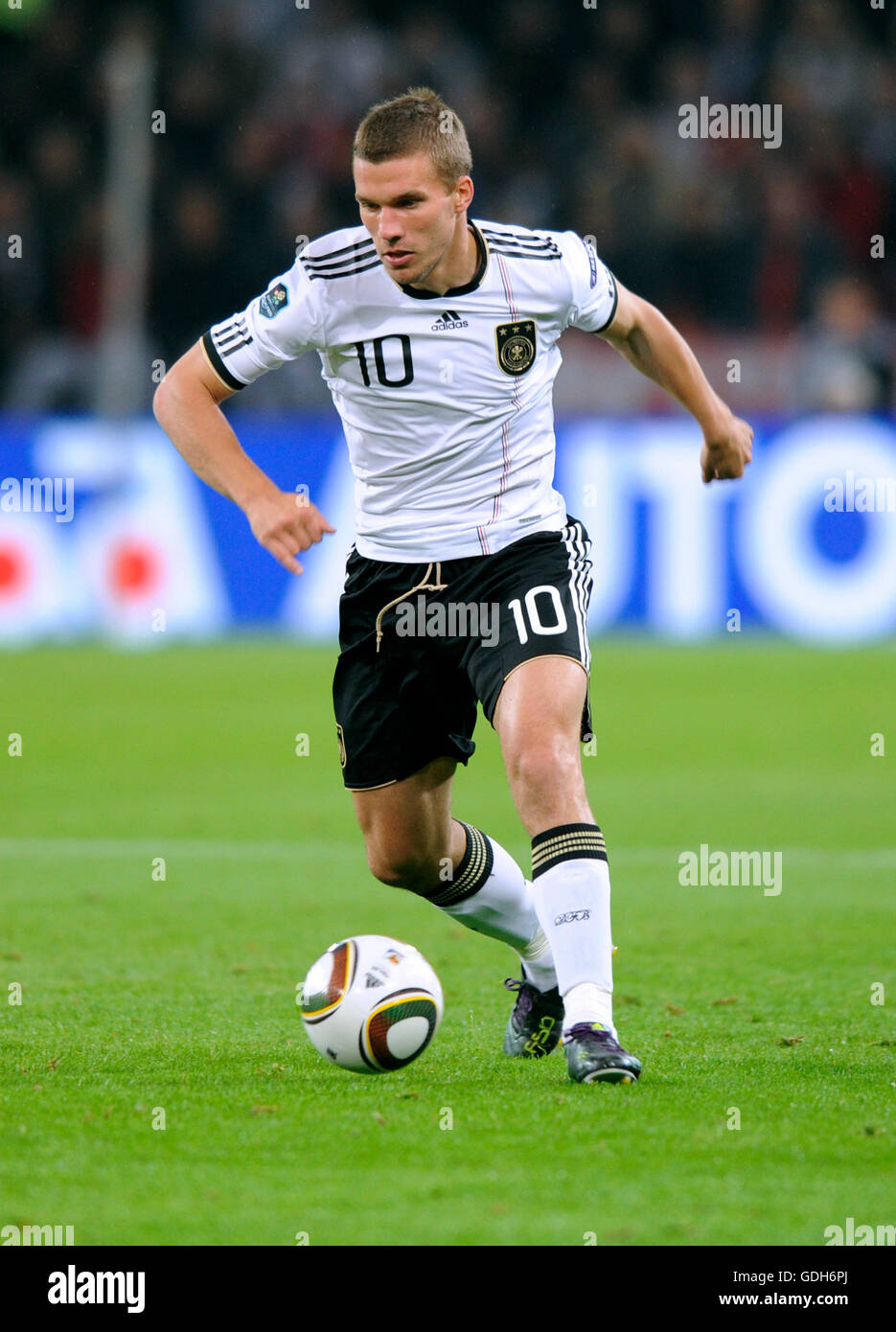 Lukas Podolski, Qualifikation für die UEFA Fußball-Europameisterschaft 2012, Deutschland - Aserbaidschan 6:1 Stockfoto