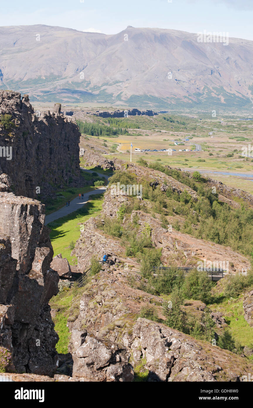 Thingvellir Nationalpark: der Schlucht Almannagjá, die Risse, die die Kontinentaldrift zwischen der nordamerikanischen und der eurasischen Platte Stockfoto