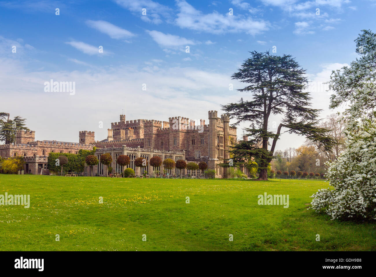 Schloss Hampton Court und die Orangerie-Cafe, Herefordshire, England, Vereinigtes Königreich Stockfoto