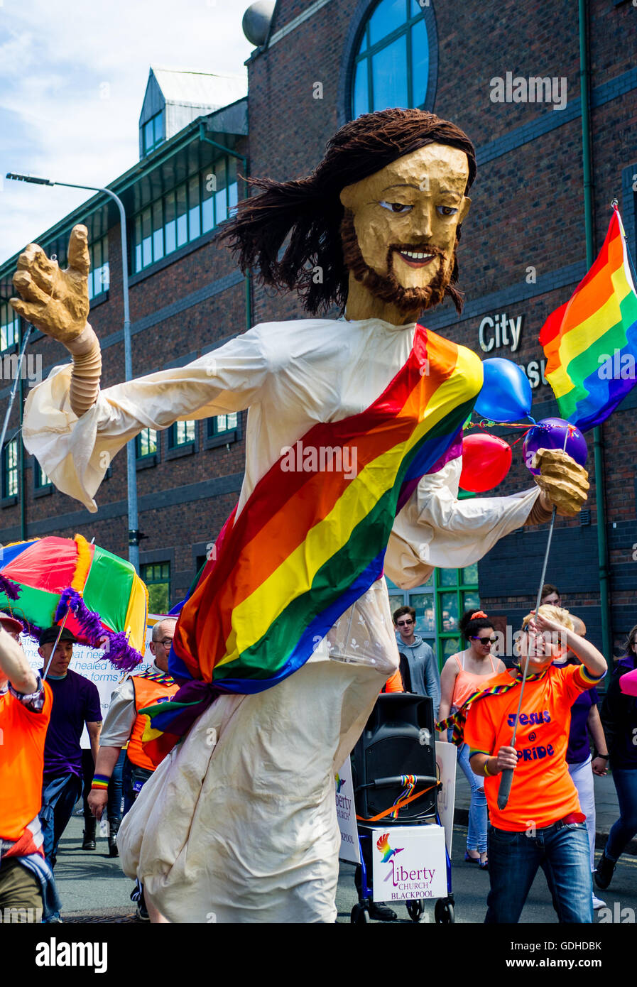 Hull, UK. 16. Juli 2016. Jesus marschieren, geboren auf diese Weise. Freiheit der Kirche Blackpool am Rumpf stolz Credit: Paul Saripo/Alamy Live News Stockfoto