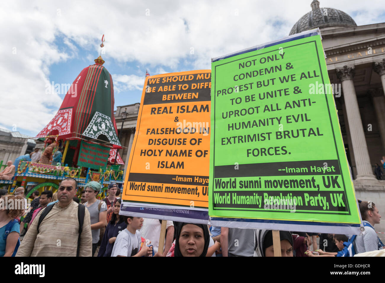 London, UK.  17. Juli 2016.  Mitglieder der sunnitischen Bewegung sammeln auf dem Trafalgar Square zum protest gegen Gräueltaten, die von Islamisten. Bildnachweis: Stephen Chung / Alamy Live News Stockfoto