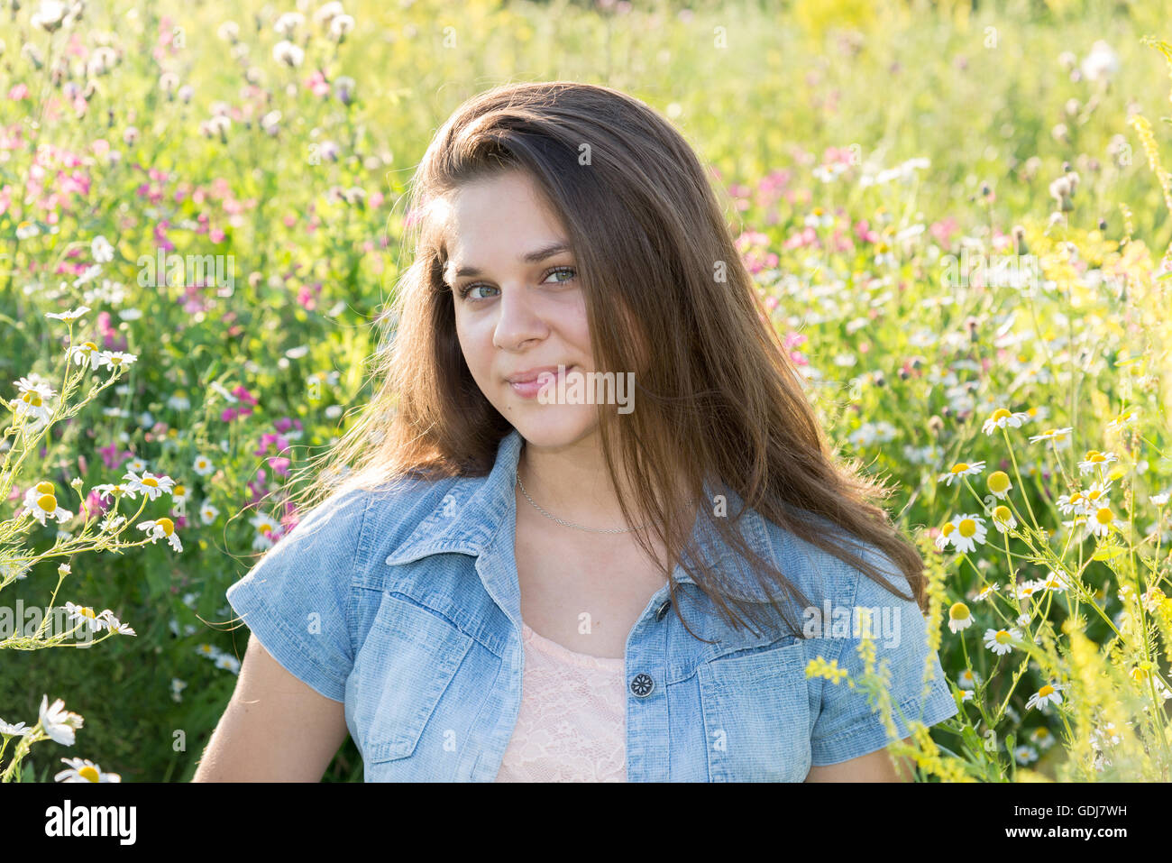 Hübsch 16 jahre -Fotos und -Bildmaterial in hoher Auflösung – Alamy