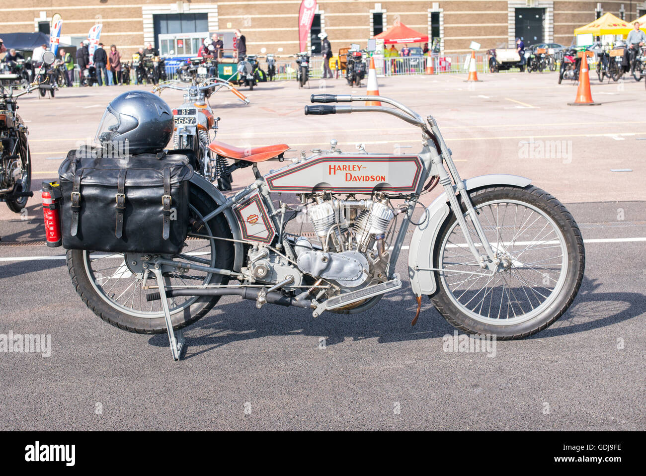 Vintage Motorrad Harley Davidson 11F aus The VMCC Banbury Run. Banbury, Oxfordshire, England. Stockfoto