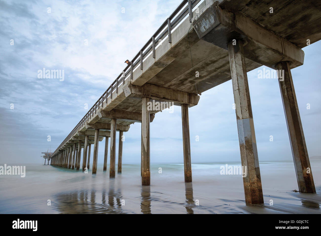 Scripps-Pier, Ozean, bewölkt am Morgen. La Jolla, Kalifornien. Stockfoto