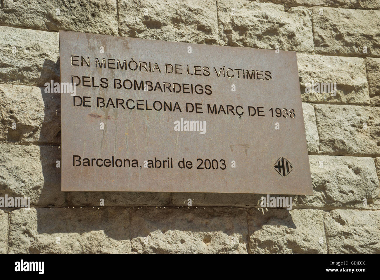 Standort in der Altstadt Barcelonas, Erinnerung an die Bombardierung der Stadt durch Francos Truppen während des spanischen Bürgerkriegs die vor 80 Jahren begann. George Orwell kämpften für die republikanische Seite gegen Franco während des spanischen Bürgerkriegs die vor 80 Jahren begann. Seine Erfahrung führte ihn zu seinem berühmten Buch: "Ehrerbietung nach Katalonien". Barcelona, Spanien. Stockfoto