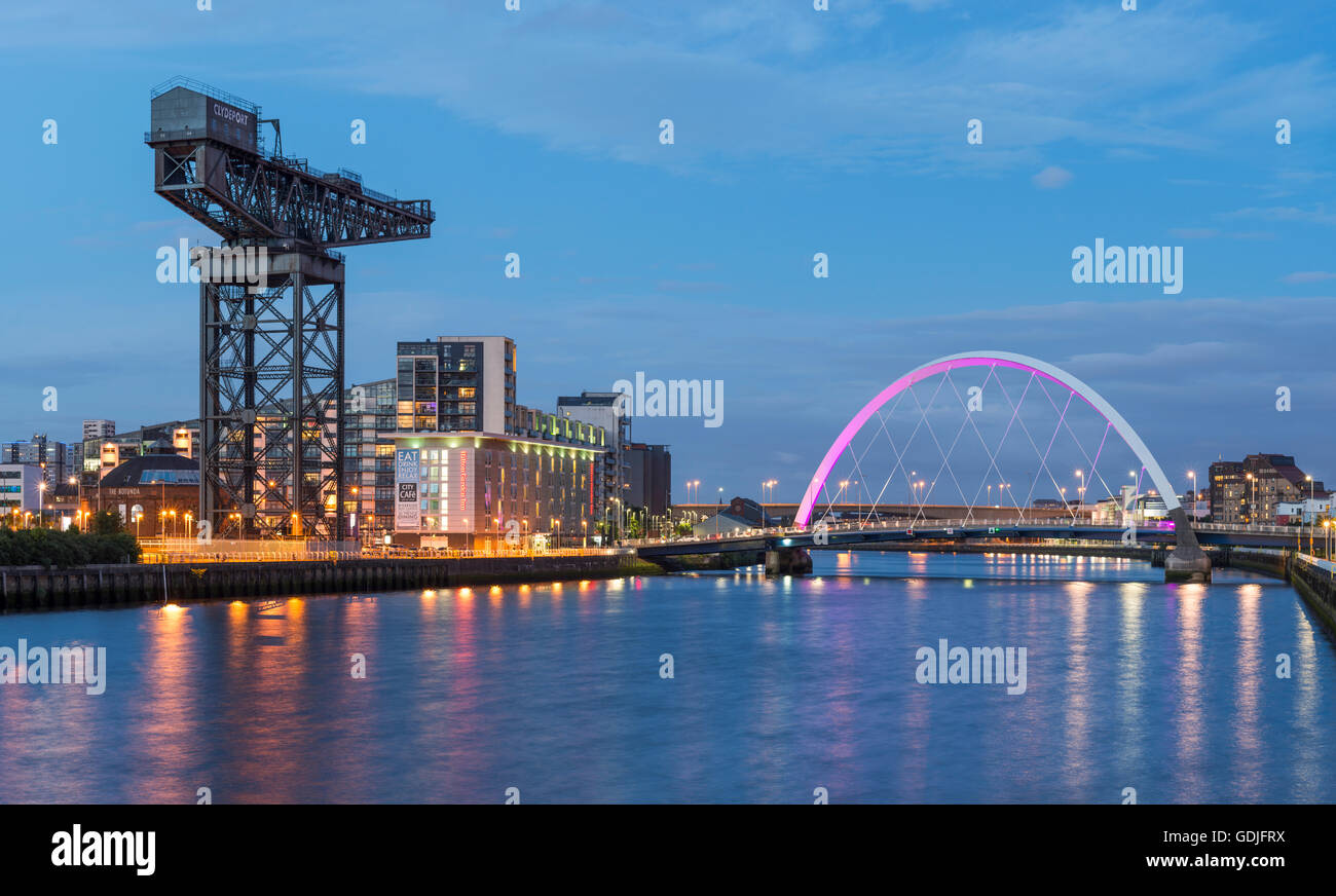 Finnieston Kran- und Clyde Arc auf dem River Clyde, Glasgow, Schottland Stockfoto