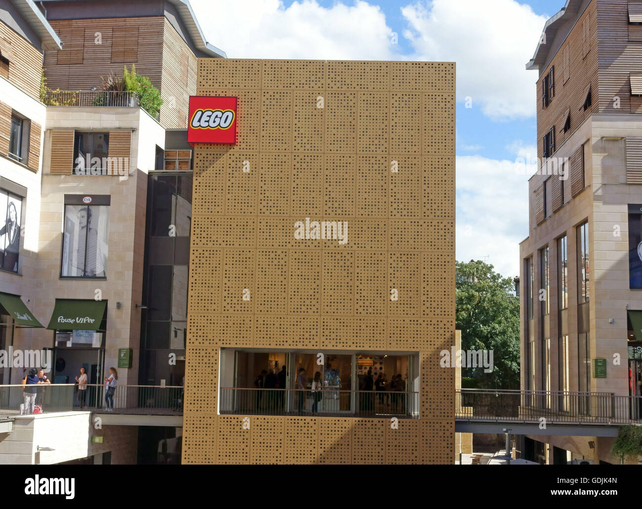 LEGO Store im Einkaufszentrum in Zentral-Bordeaux, Frankreich Stockfoto