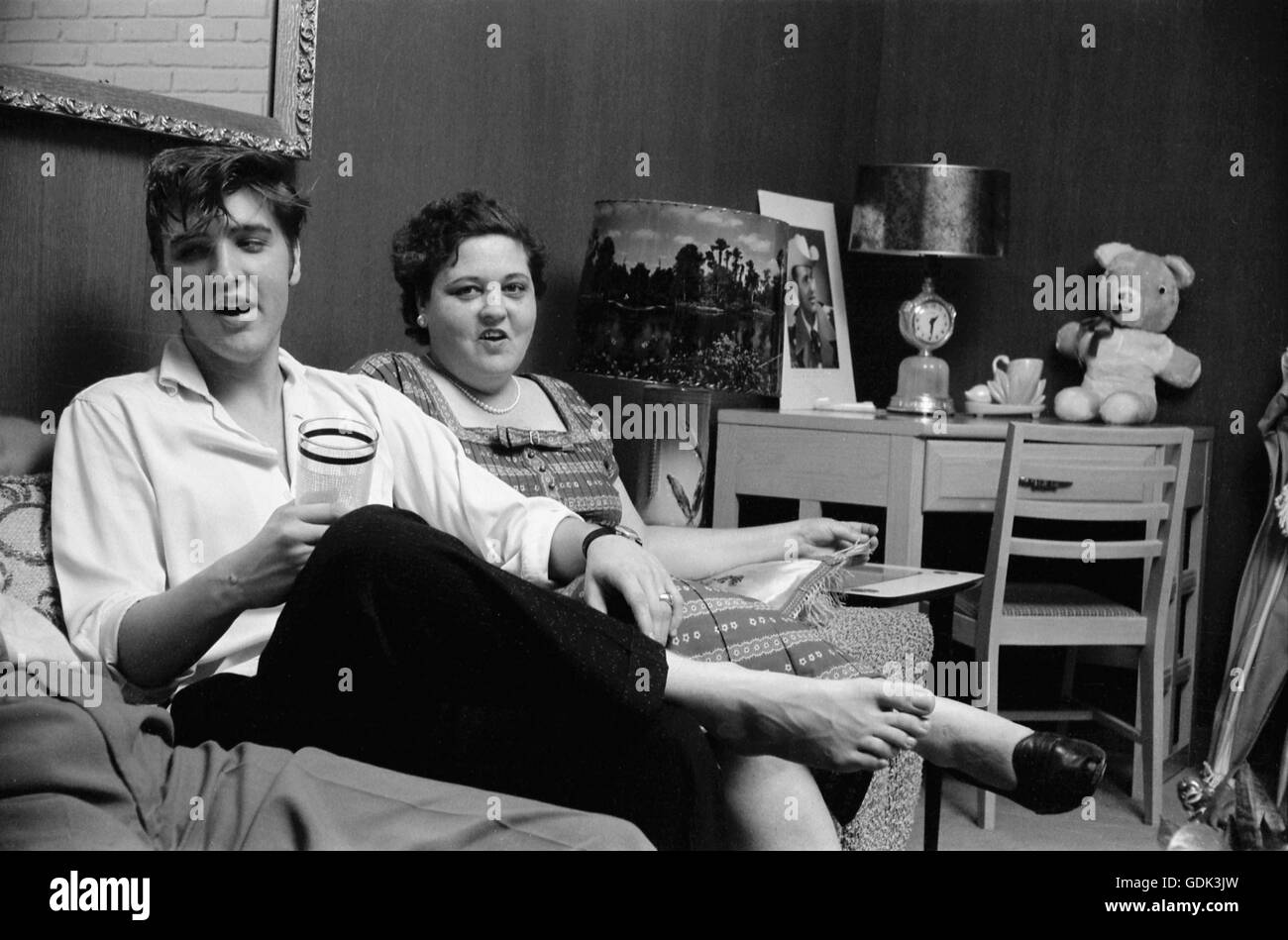 Elvis Presley mit seiner Mutter Gladys Stockfoto