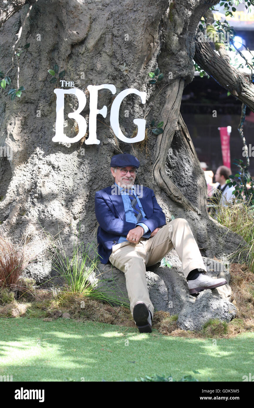 Regisseur Steven Spielberg besuchen die UK-Premiere von The BFG im Odeon Leicester Square in London - Jul, Stockfoto