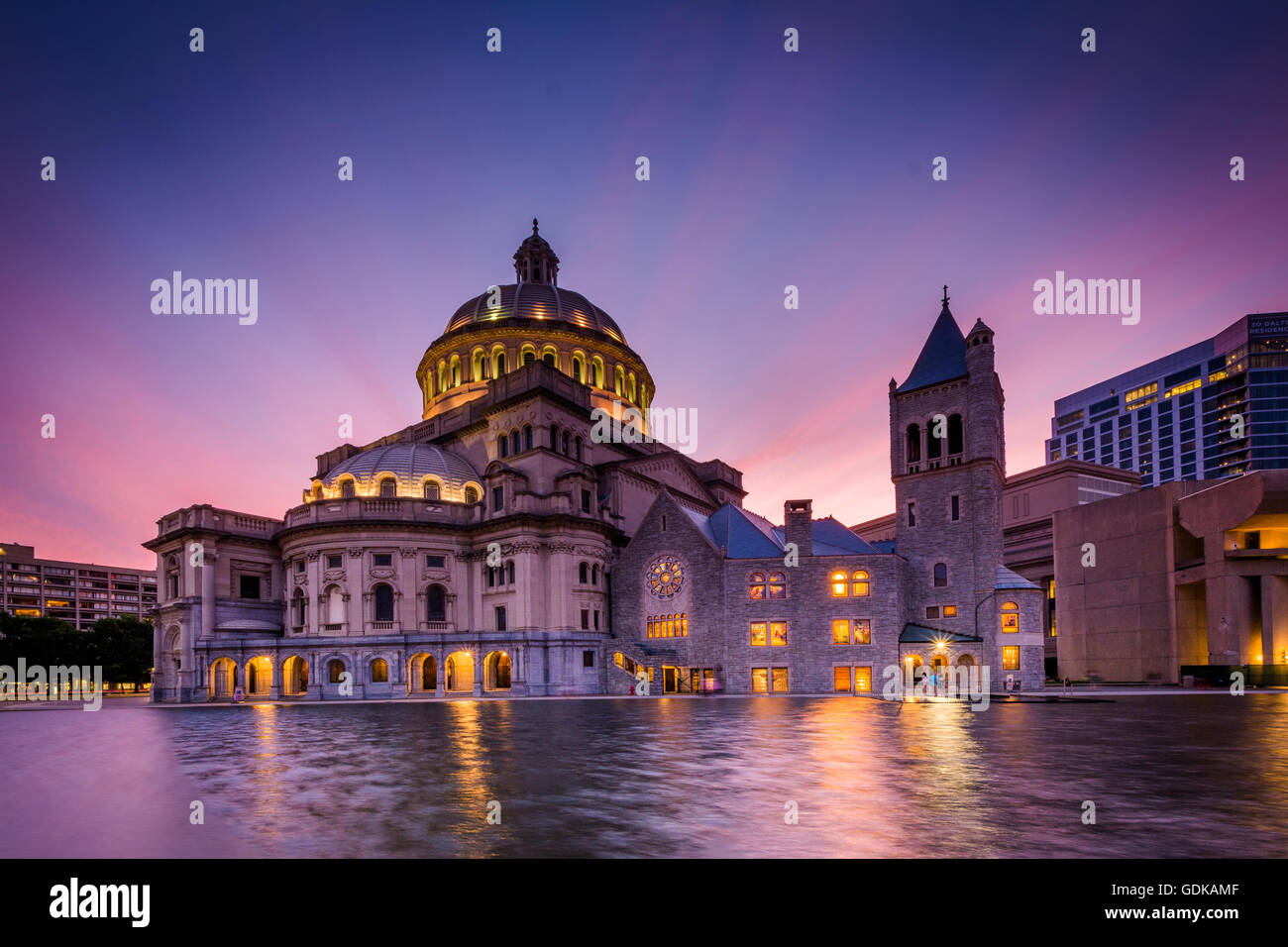 Die Kirche von Christ, Wissenschaftler bei Sonnenuntergang, im Christian Science Plaza, in Boston, Massachusetts. Stockfoto