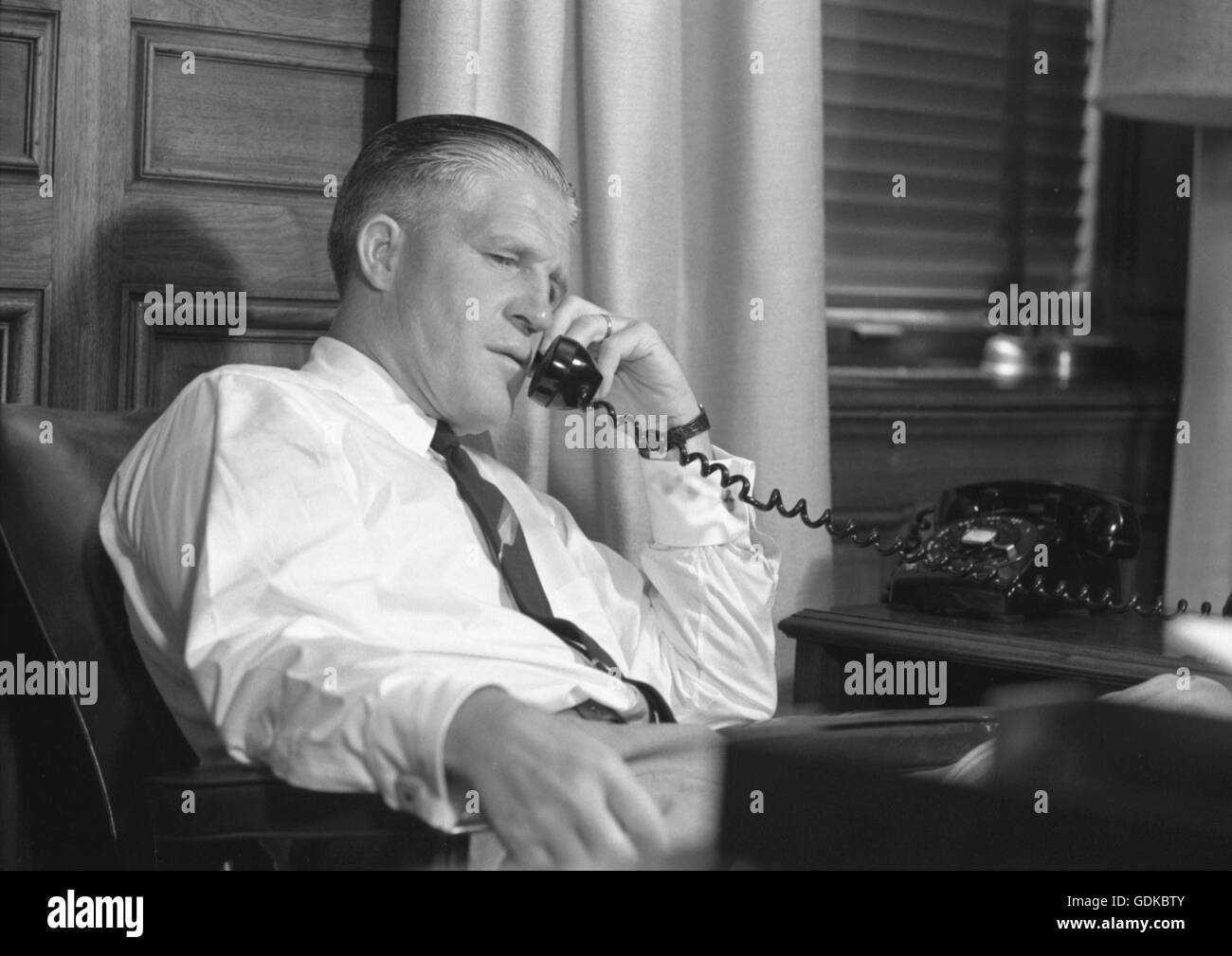 George W. Romney, hier abgebildet in 1959, in seiner Rolle als Präsident der American Motors Corporation. Stockfoto