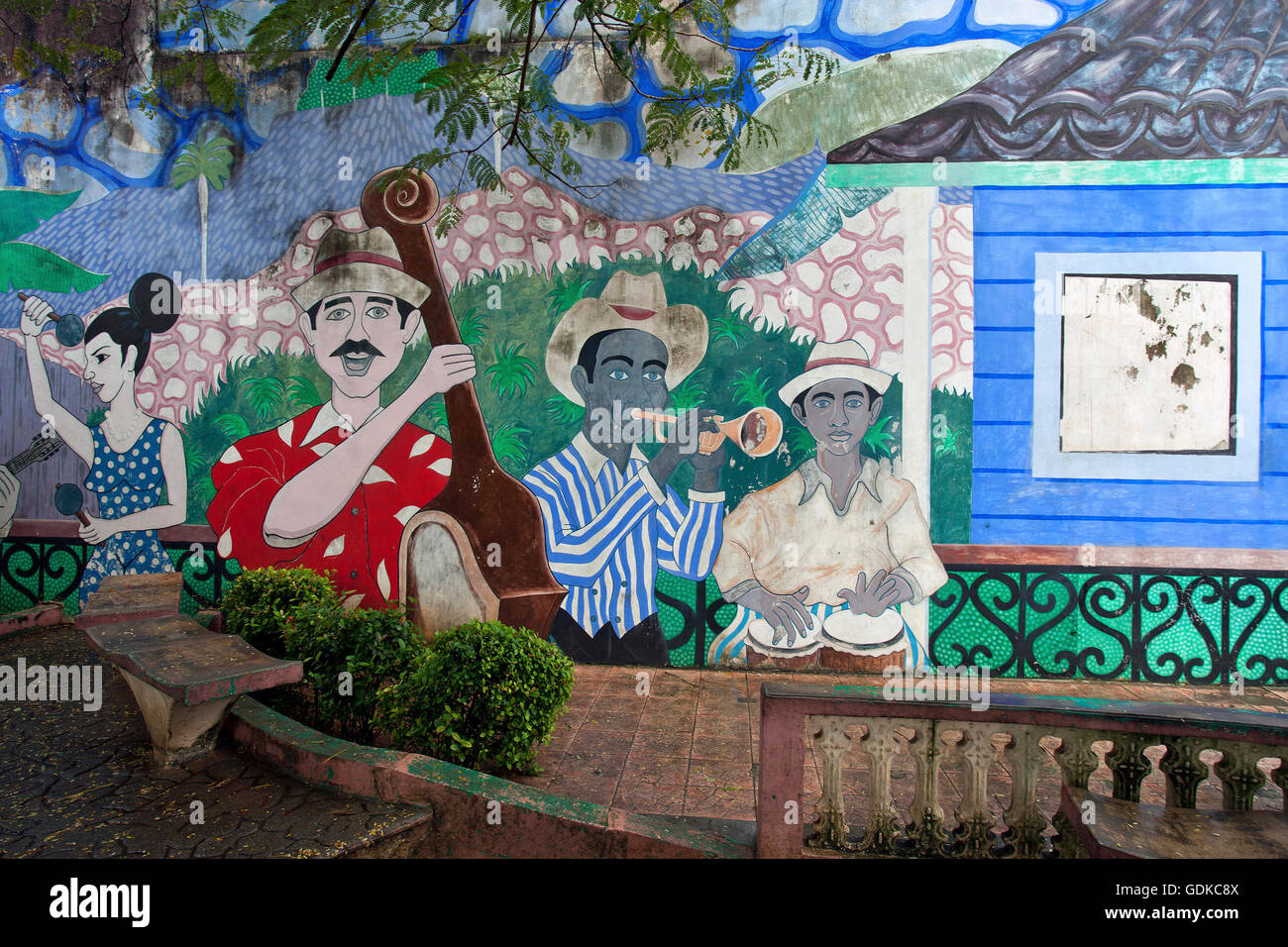Bemalte Hauswand, Graffiti, Musikgruppe oder Band, Baracoa, Provinz Guantánamo, Kuba Stockfoto