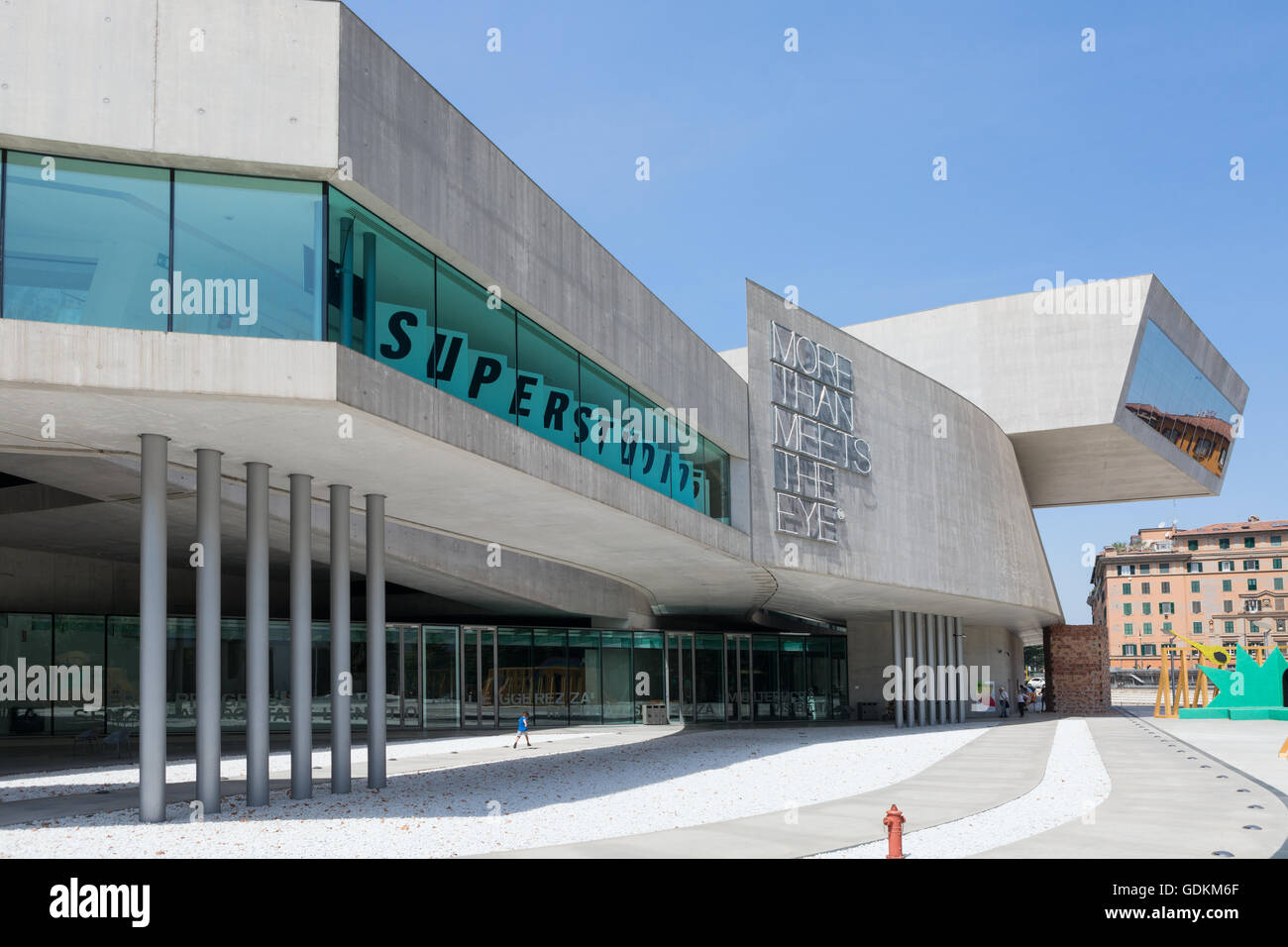 Maxxi Rom MAXXI Museum des 21. Jahrhunderts Kunst von Zaha Hadid, Rom ...