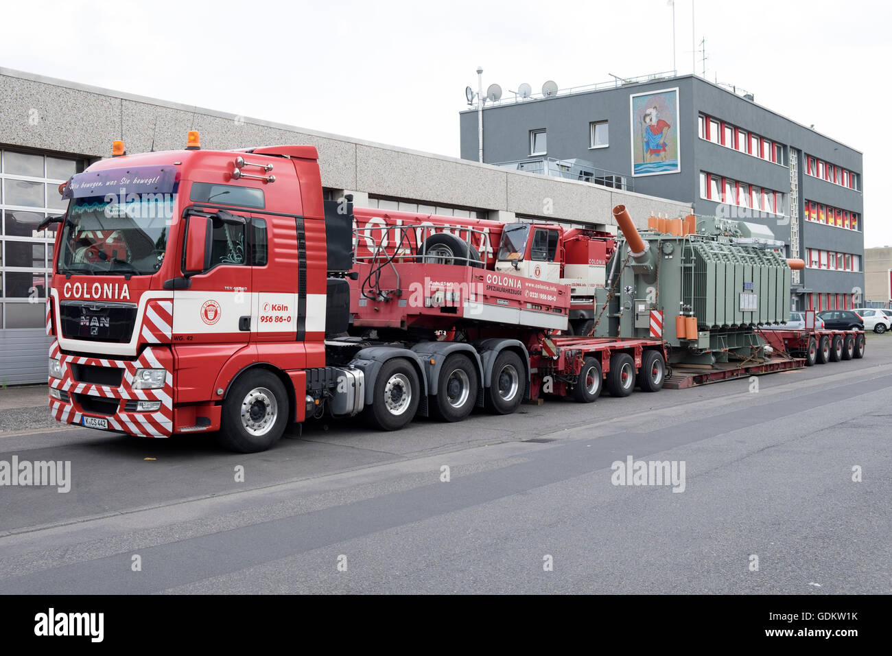 Transport Lastwagen im Besitz von Colonia, Köln, Nordrhein-Westfalen, Deutschland. Stockfoto