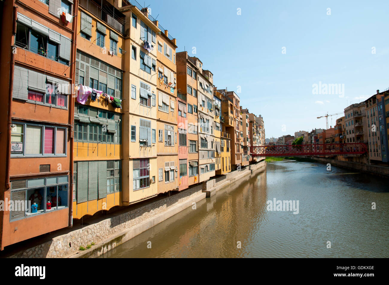 Bunte Häuser im Fluss Onyar - Girona - Spanien Stockfoto