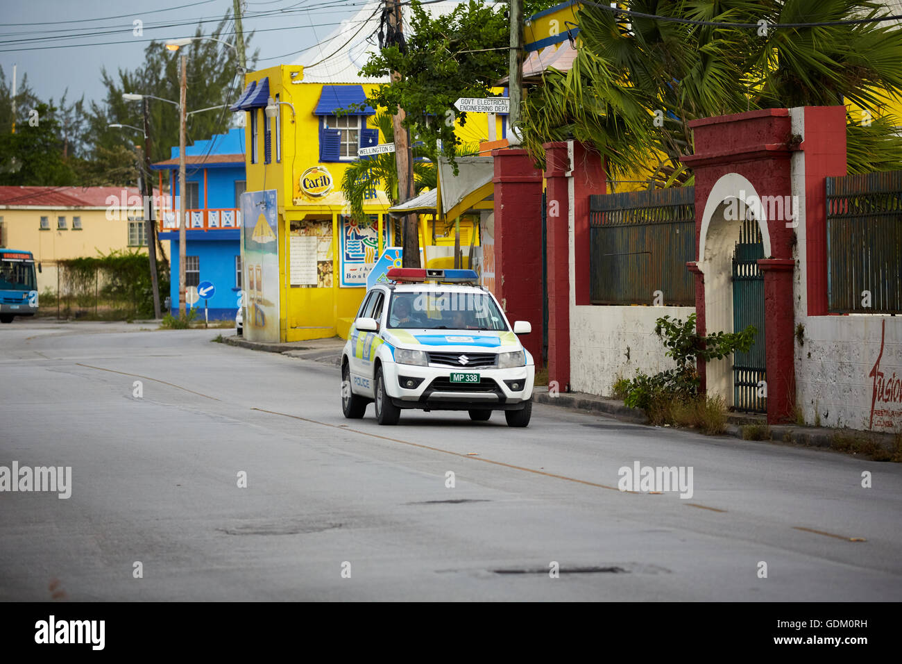 Die kleinen Antillen Barbados Pfarrkirche Sankt Michael West Indies Bridgetown Suzuki Polizei Auto 4 x 4 Livree schlagen Verbrechen Verbrecher zu erkennen Stockfoto
