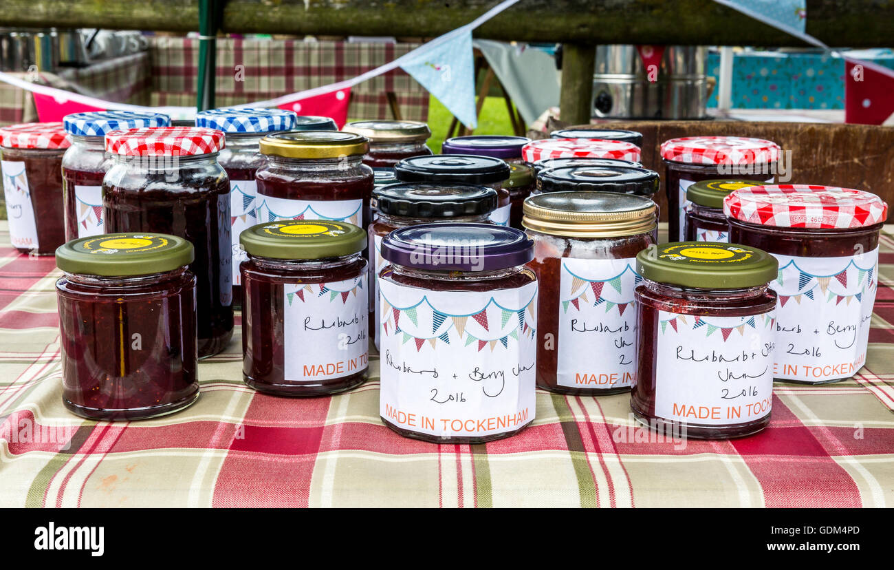 Traditionelle Home Made Jam zum Verkauf auf der Messe Tockenham Dorf Stockfoto