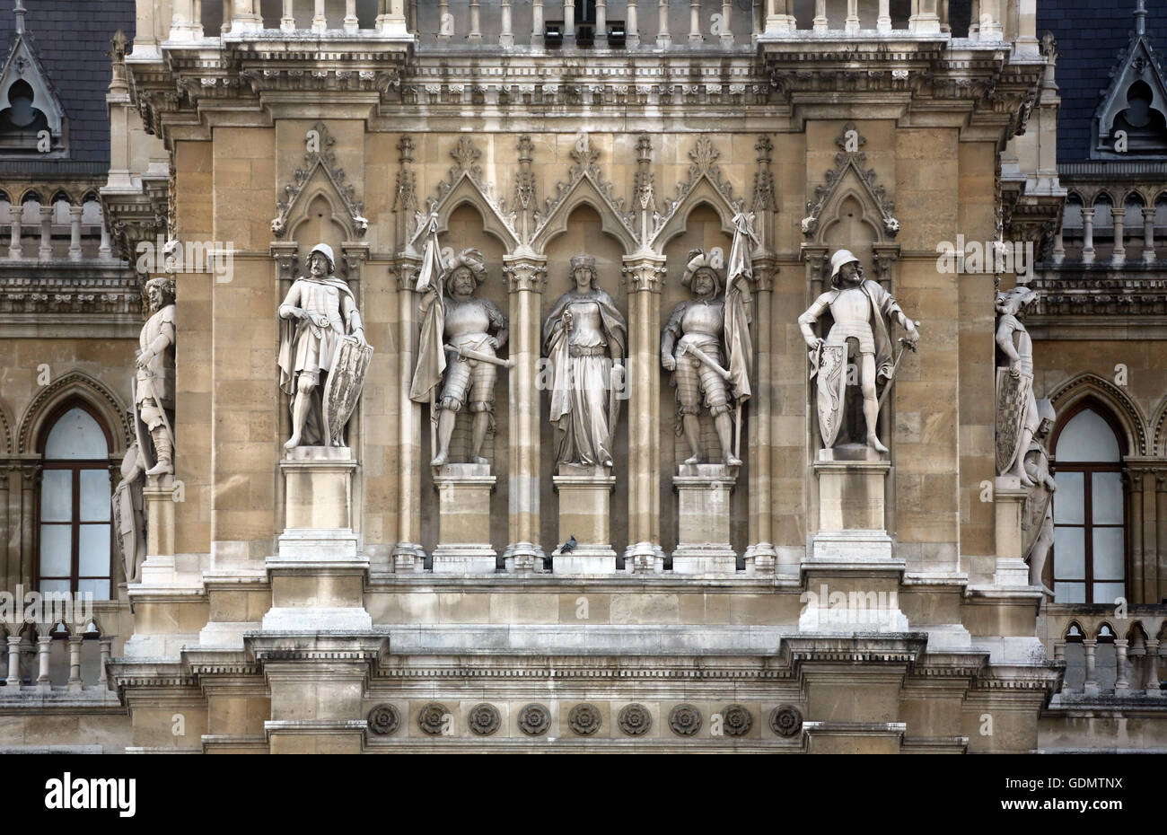Fragment des berühmten Rathaus (Rathaus) in Wien. Wiener Altstadt ist UNESCO-Weltkulturerbe. Wien, Österreich Stockfoto