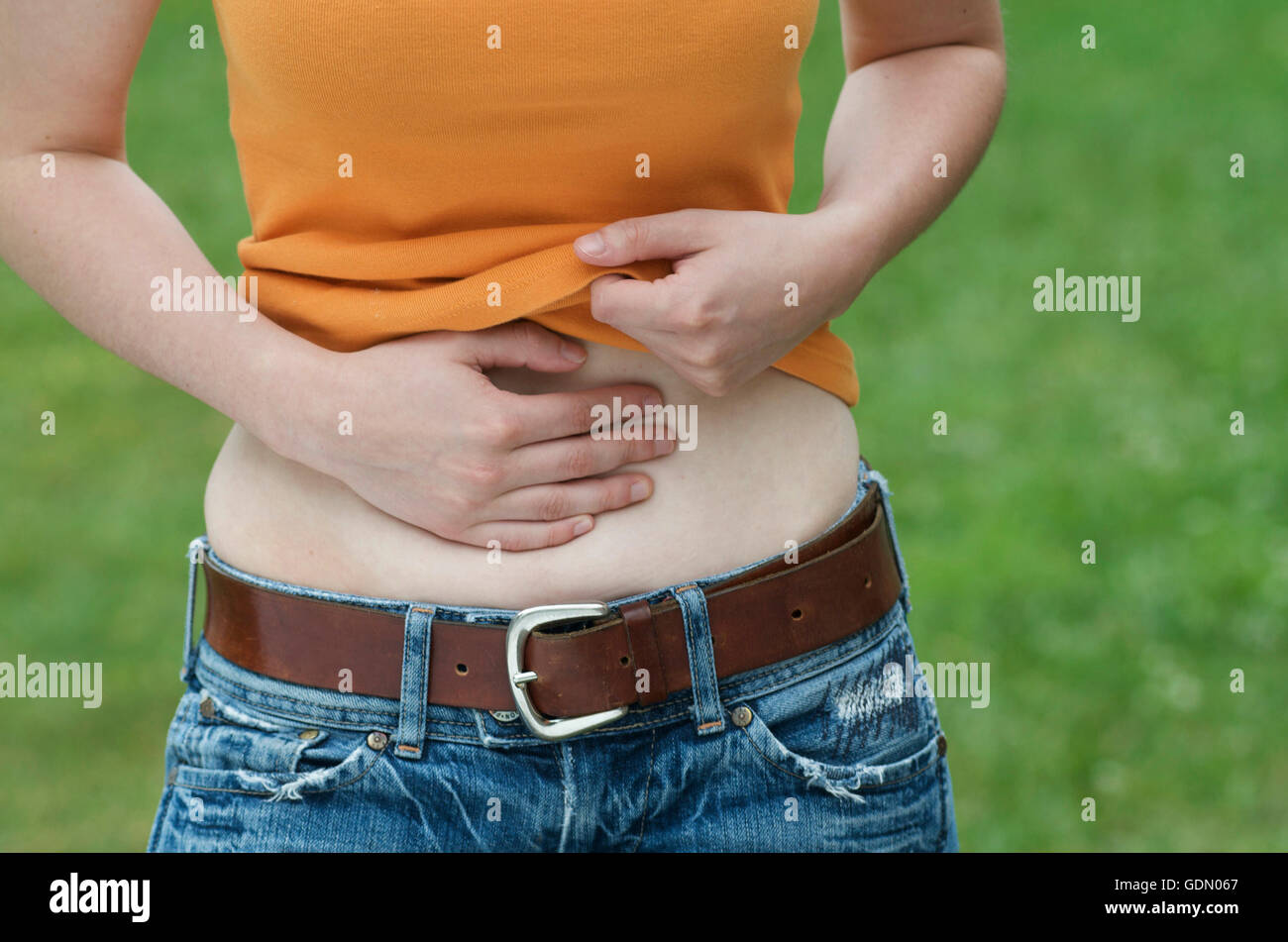 Magenschmerzen, Hunger, Menstruation Schmerzen Stockfoto