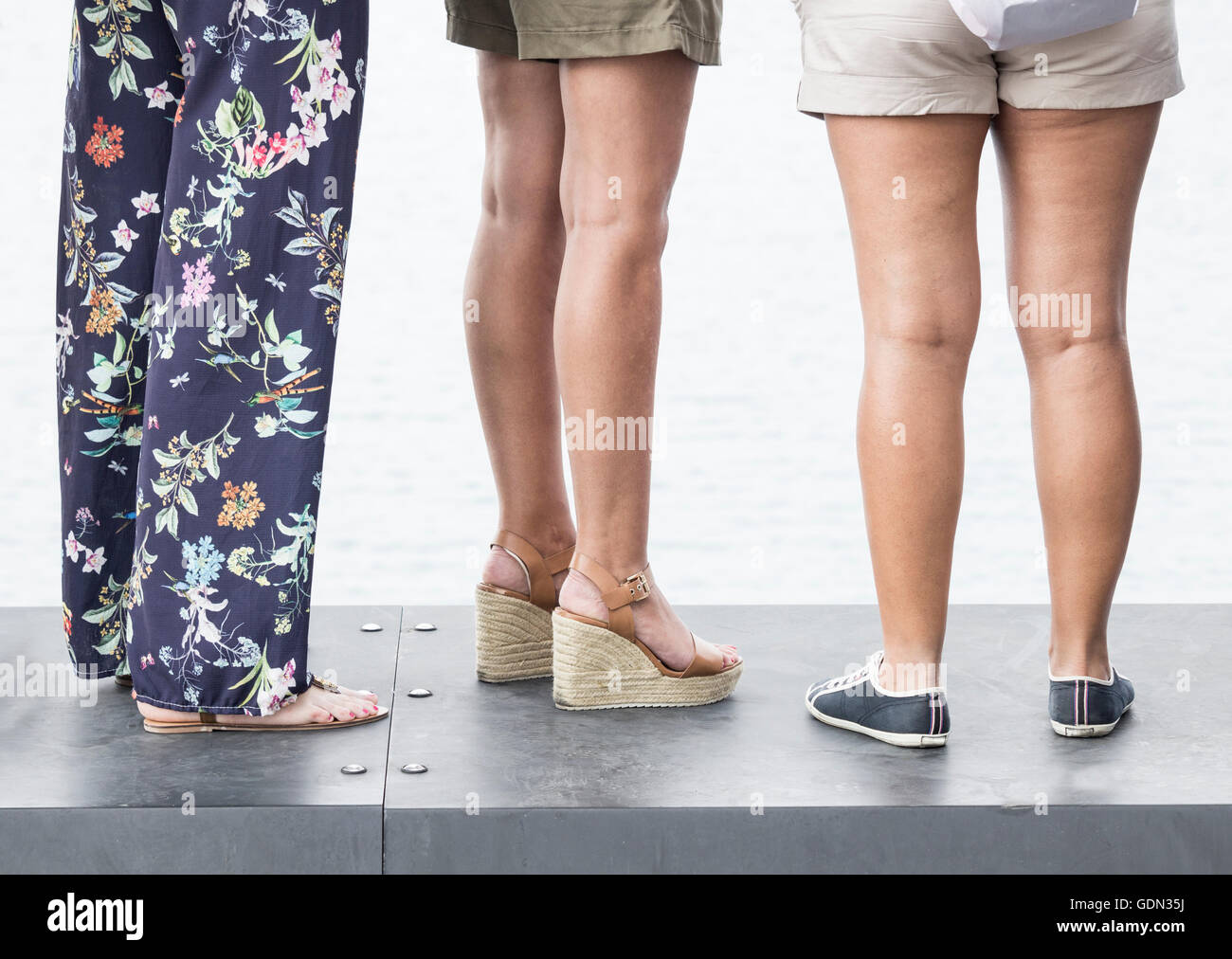 Schuhregal Aus Metall | Schwarz 50x42x18cm | Mehrstöckiges Regal Für Alle Schuharten