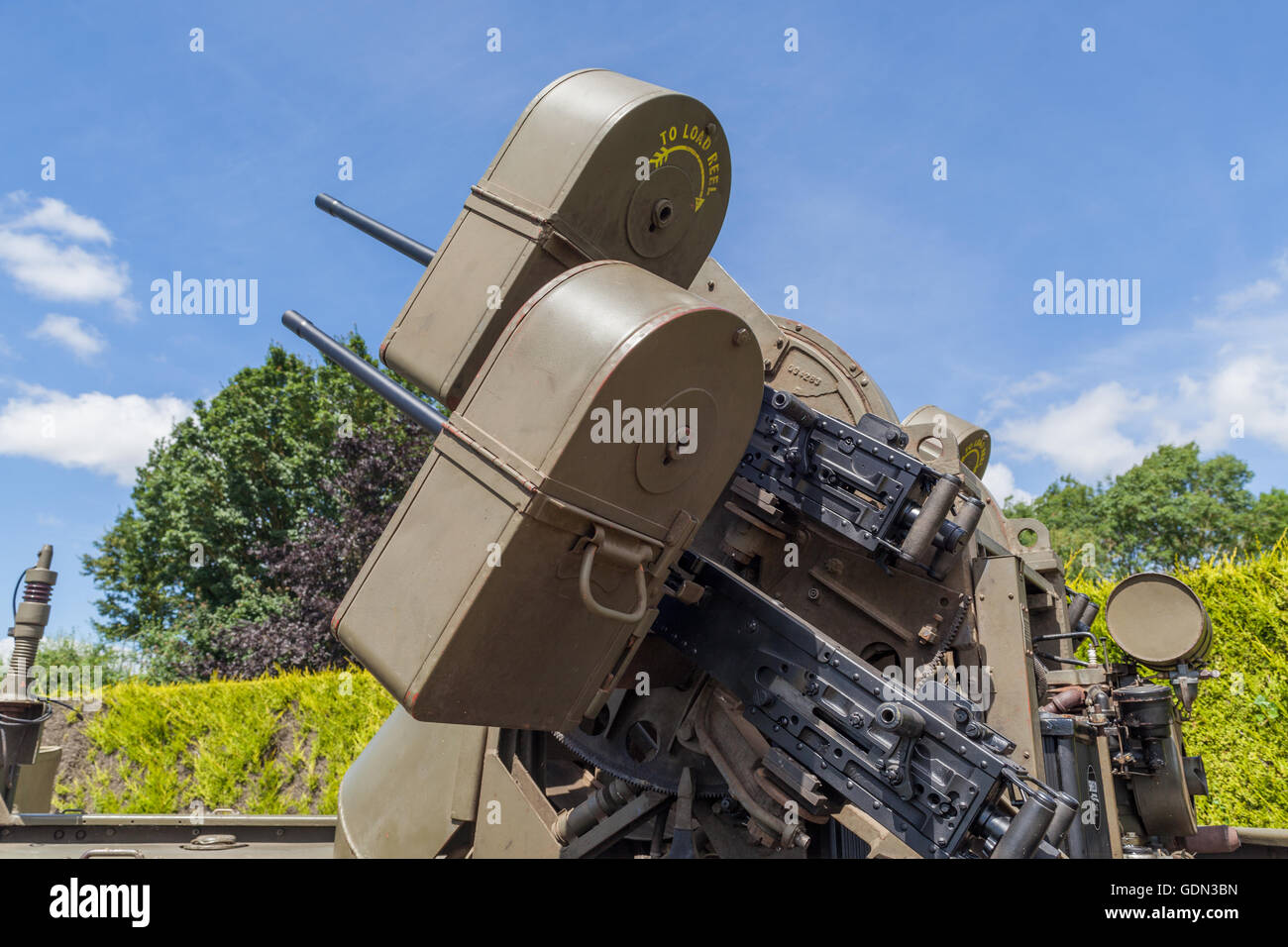 Mehrere Lafette halbe Strecke Anti-Aircraft Gewehren Stockfoto