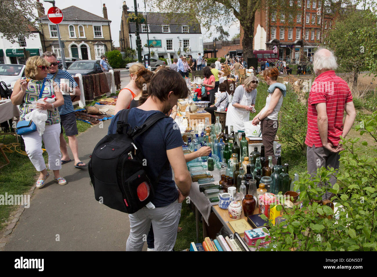 Samstagsmarkt am Teich, Barnes, SW13, London, Vereinigtes Königreich Stockfoto
