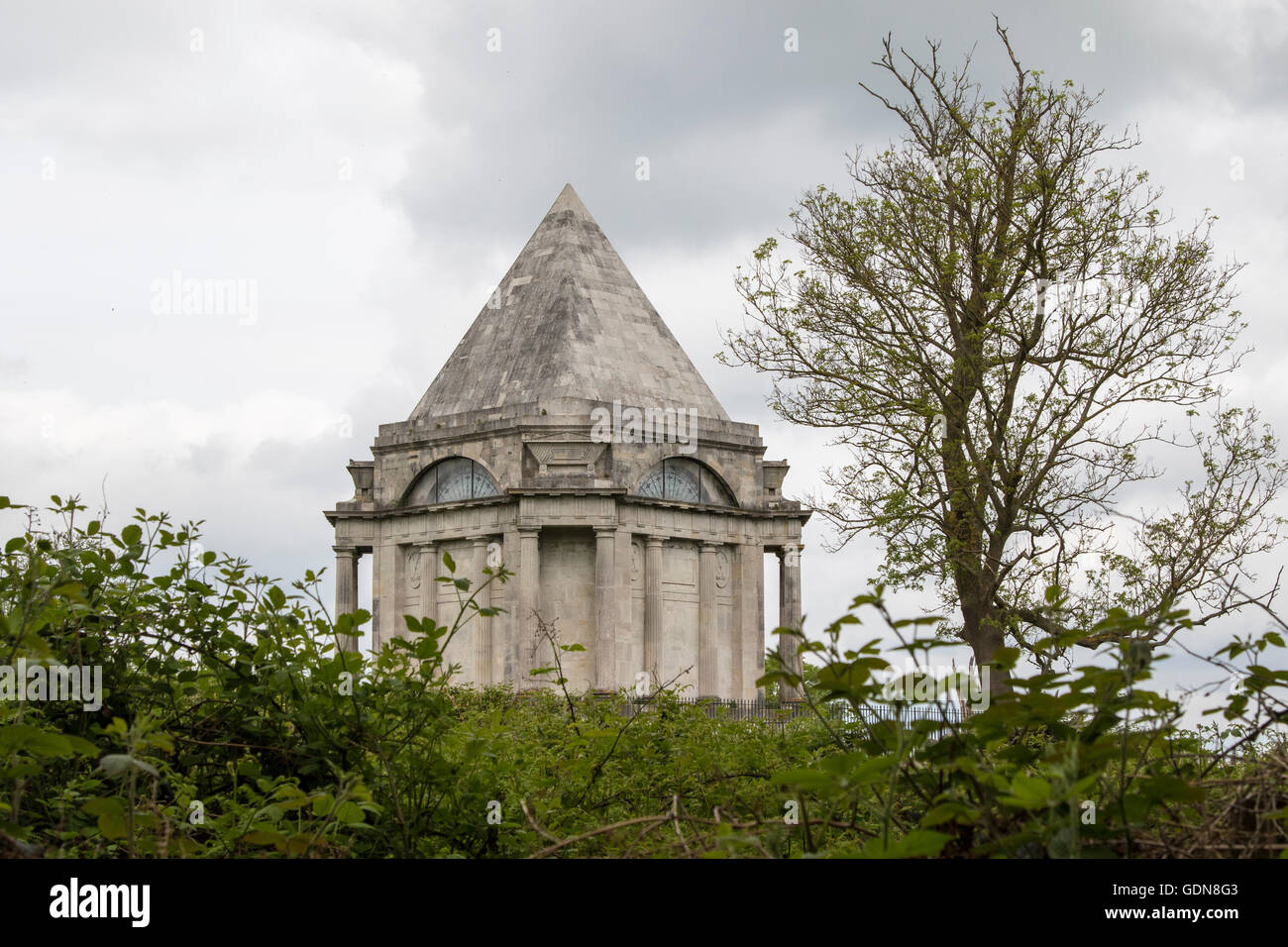 Mausoleum in Cobham Wäldern Stockfoto