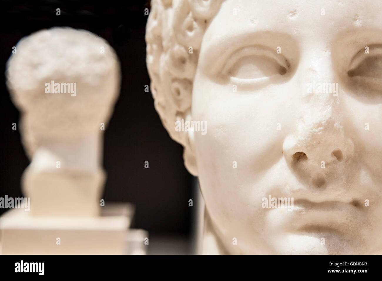 Römische Büste einer Frau. Closeup Stockfoto