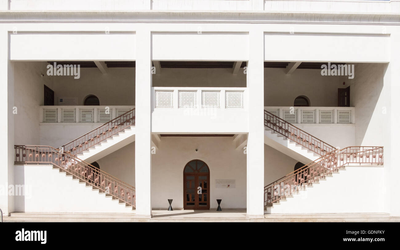 Die historischen Gebäude des Bab Al Bahrain, befindet sich auf dem Zoll-Platz in Manama des ehemaligen zentralen Geschäftsviertel. Es markiert den Haupteingang zum Manama Souk. Stockfoto