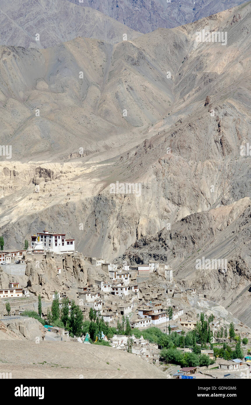 Kloster auf Hügel, Gästehaus, in der Nähe von Leh, Leh, Srinagar Straße, Ladakh, Jammu und Kaschmir, Indien. Stockfoto
