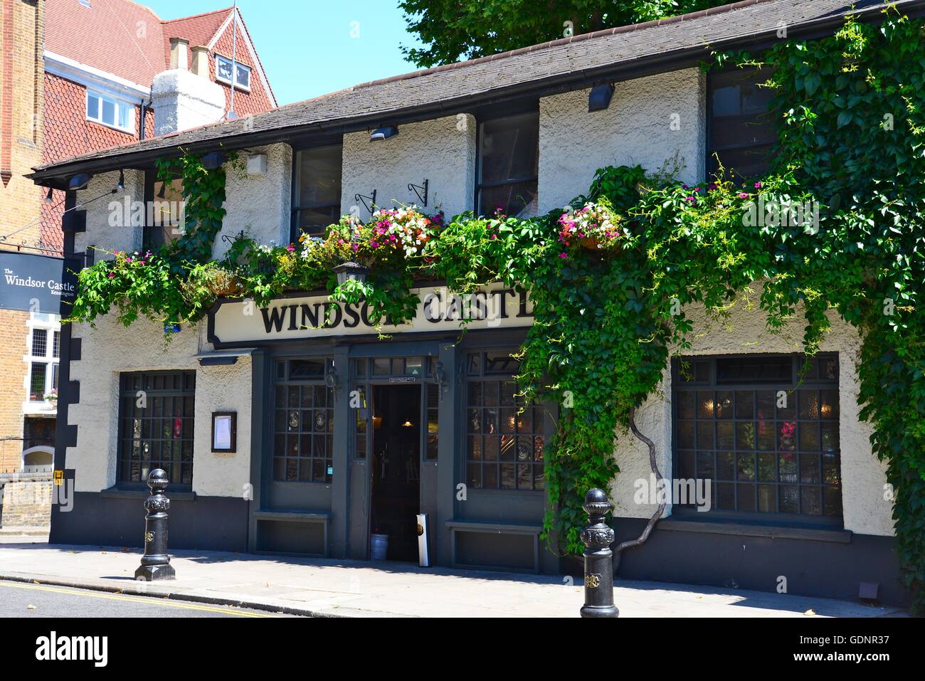 Das Windsor Castle Pub, Campden Hill Road, London, England, W8
