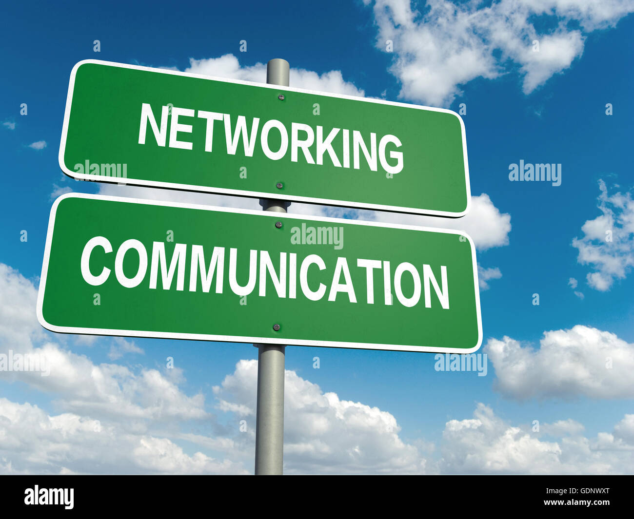 Ein Straßenschild mit Netzwerk-Kommunikation Worte am Himmelshintergrund Stockfoto