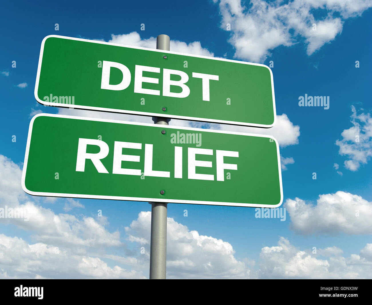 Ein Straßenschild mit Schulden Relief Worten am Himmelshintergrund Stockfoto