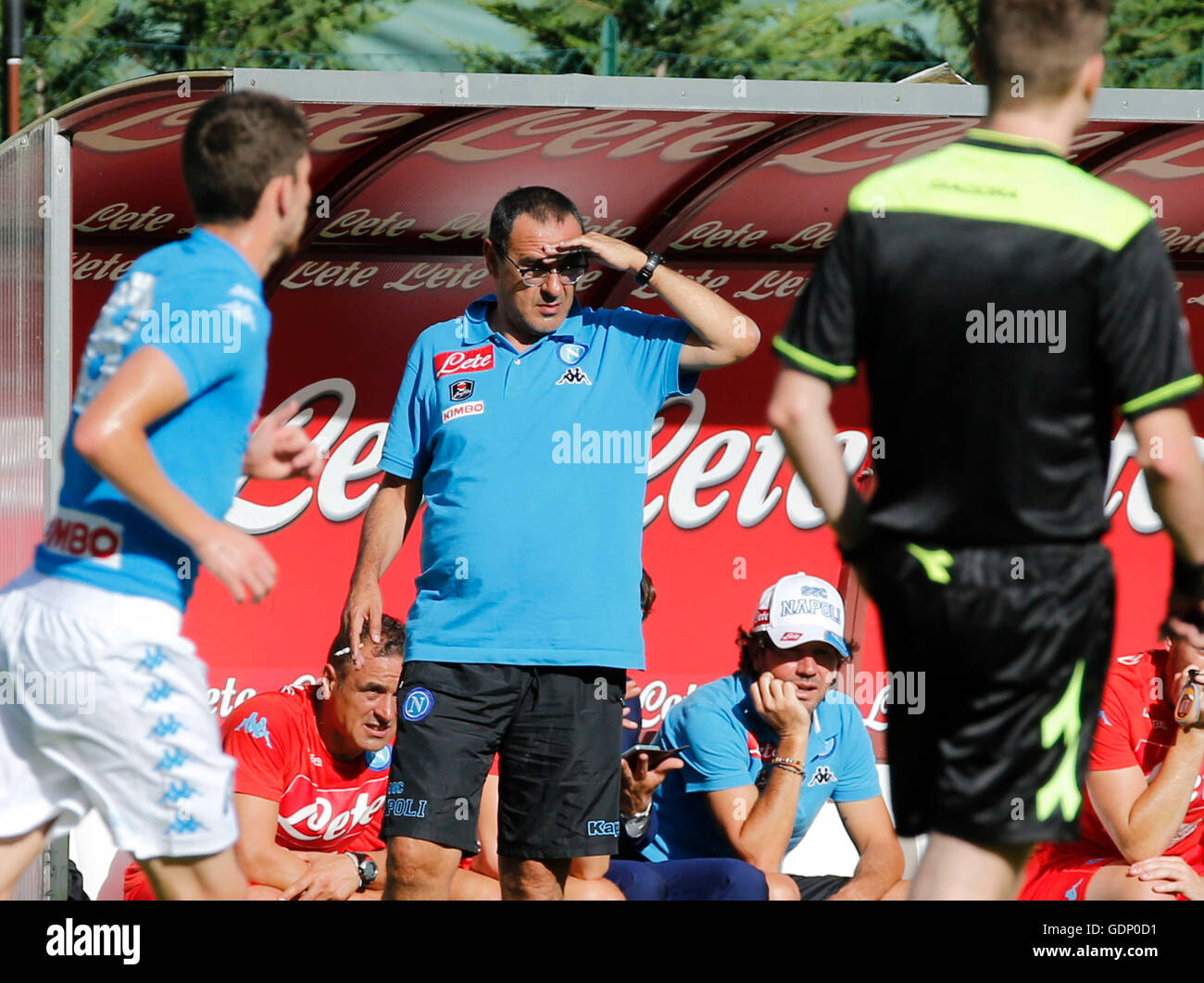 Dimaro Folgarida, Italien. 18. Juli 2016. Vorsaison freundliche Fußballspiel zwischen SSC Napoli und Ananue in Dimaro Stadion in der Nähe von Trient. © Ciro De Luca/Pacific Press/Alamy Live-Nachrichten Stockfoto