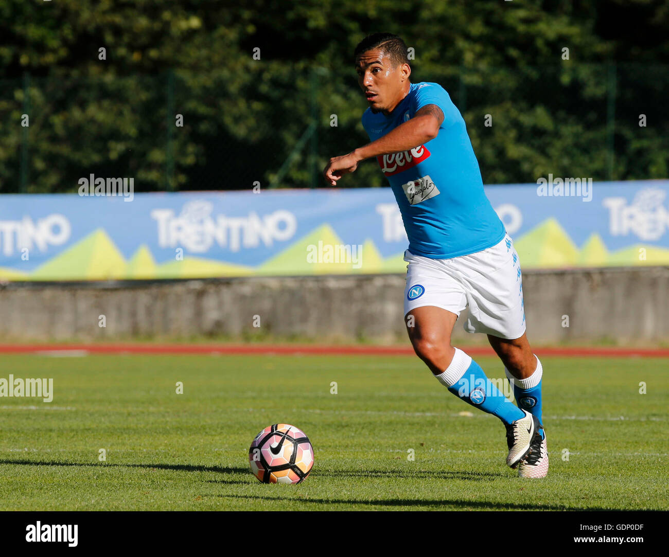 Dimaro Folgarida, Italien. 18. Juli 2016. Miguel Allan während Vorsaison freundlich Fußball-match zwischen SSC Napoli und Ananue in Dimaro Stadion in der Nähe von Trient. © Ciro De Luca/Pacific Press/Alamy Live-Nachrichten Stockfoto