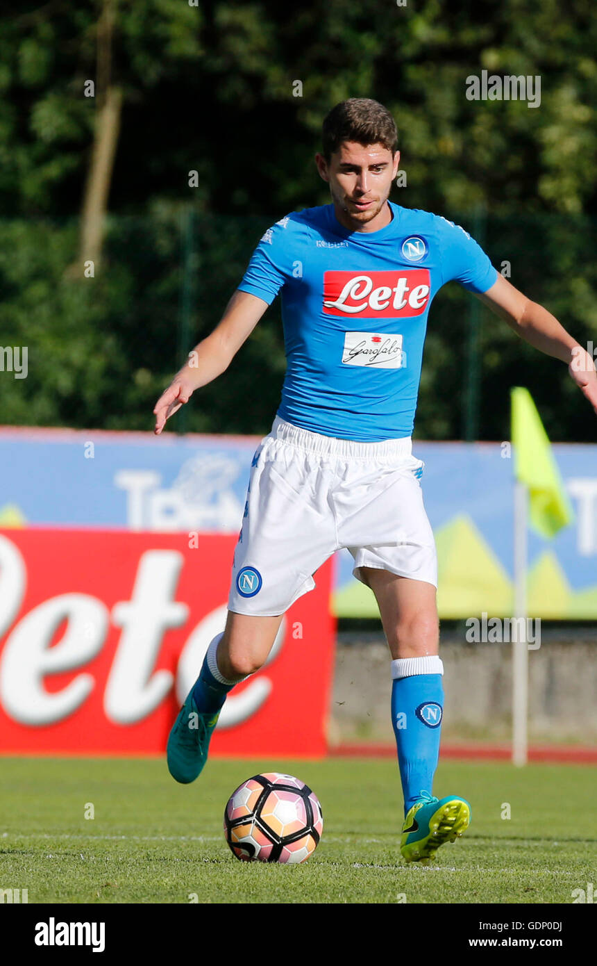 Dimaro Folgarida, Italien. 18. Juli 2016. Jorginho während Vorsaison freundlich Fußball-match zwischen SSC Napoli und Ananue in Dimaro Stadion in der Nähe von Trient. © Ciro De Luca/Pacific Press/Alamy Live-Nachrichten Stockfoto