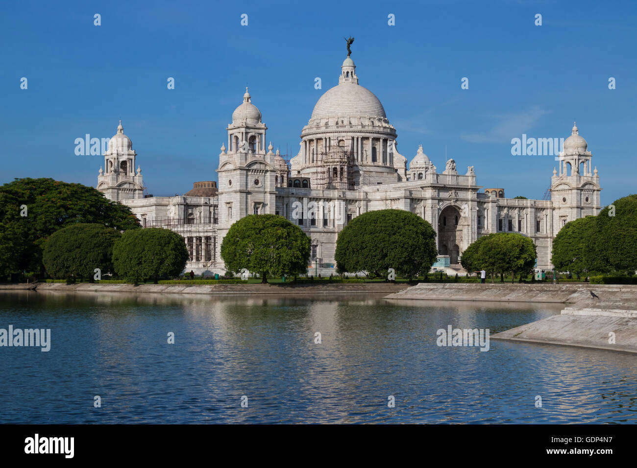 Historische Victoria Memorial Kolkata(formerly Calcutta). Mughal britische Baudenkmal mit reinem weißem Marmor gebaut. Stockfoto