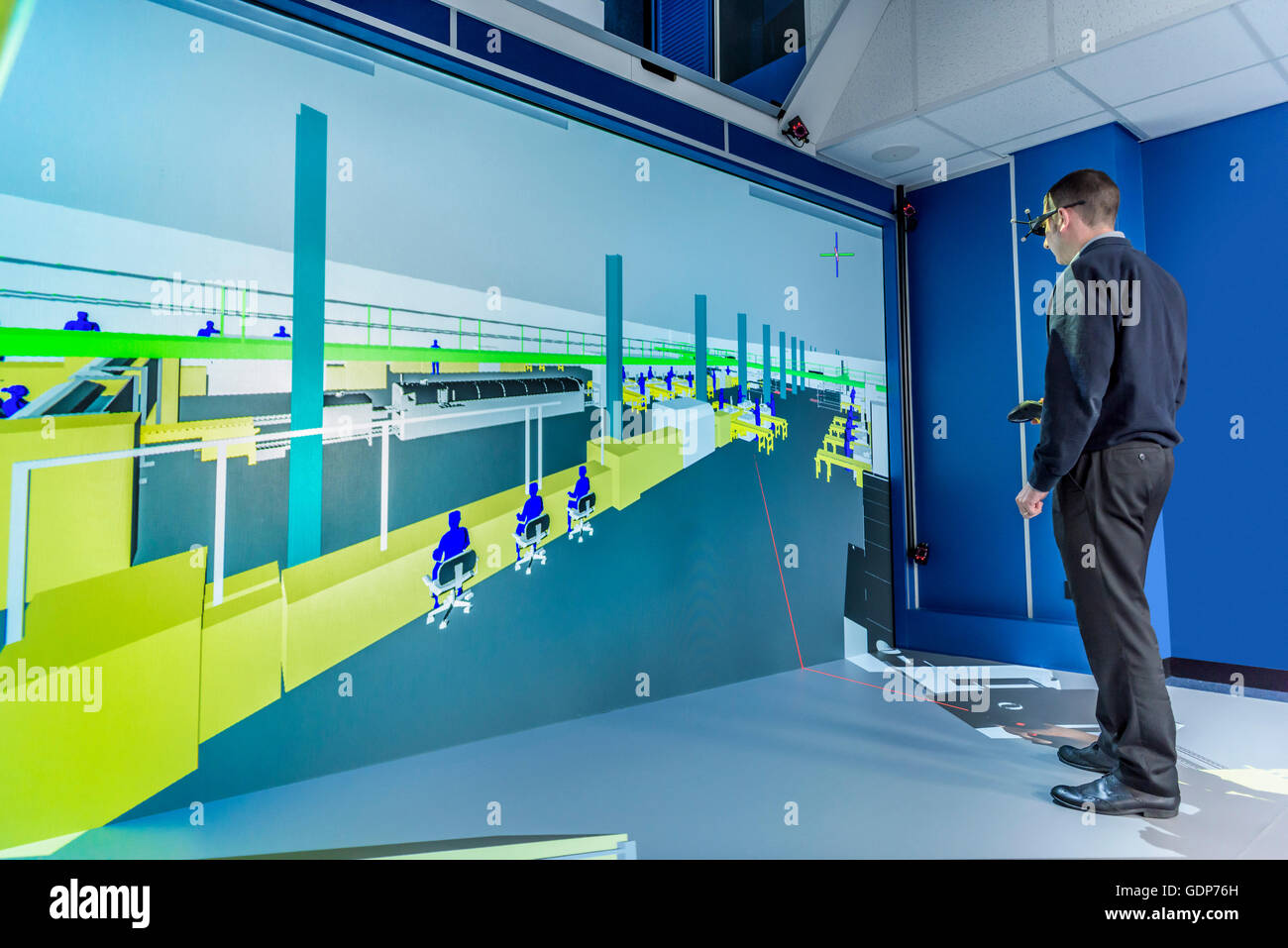Ingenieur Fabriklayout in 3D in virtual-Reality-Suite Inspektion Stockfoto
