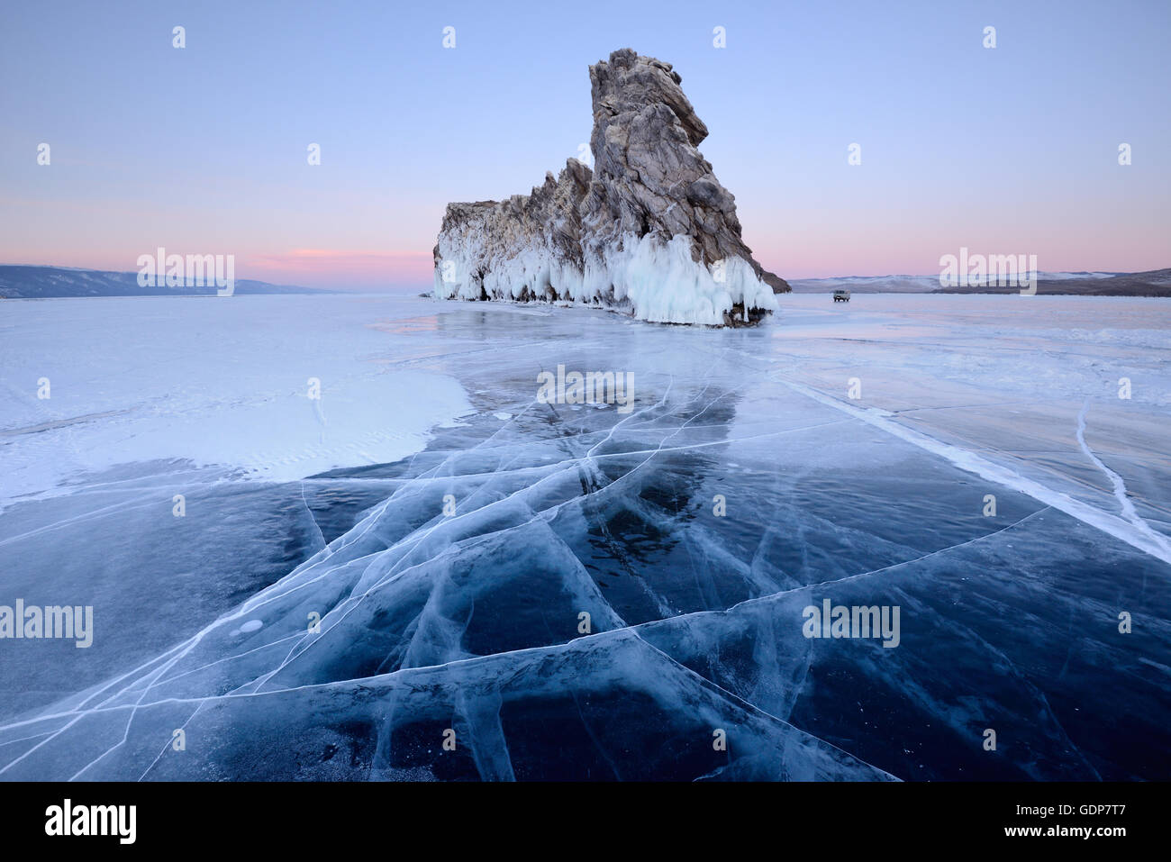 Eis und Ogoy Insel, Baikalsee, Olchon, Sibirien, Russland Stockfoto