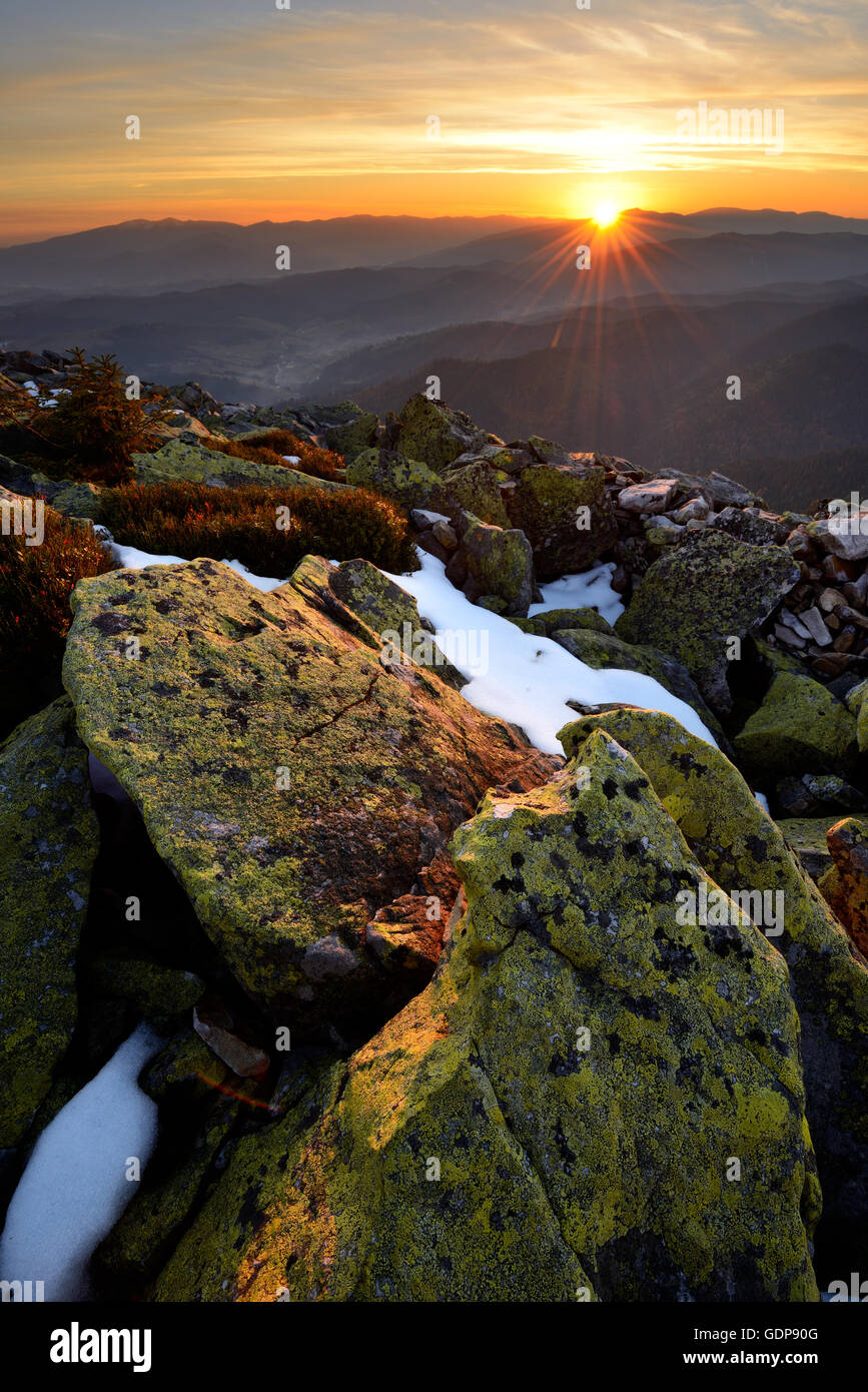 Gorgany Bergrücken, Aussicht vom Khomiak Berg, Karpaten, Frankowsk Region, Ukraine Stockfoto